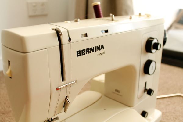 Bernina 830 Record + a little tutorial to clean stained plastic